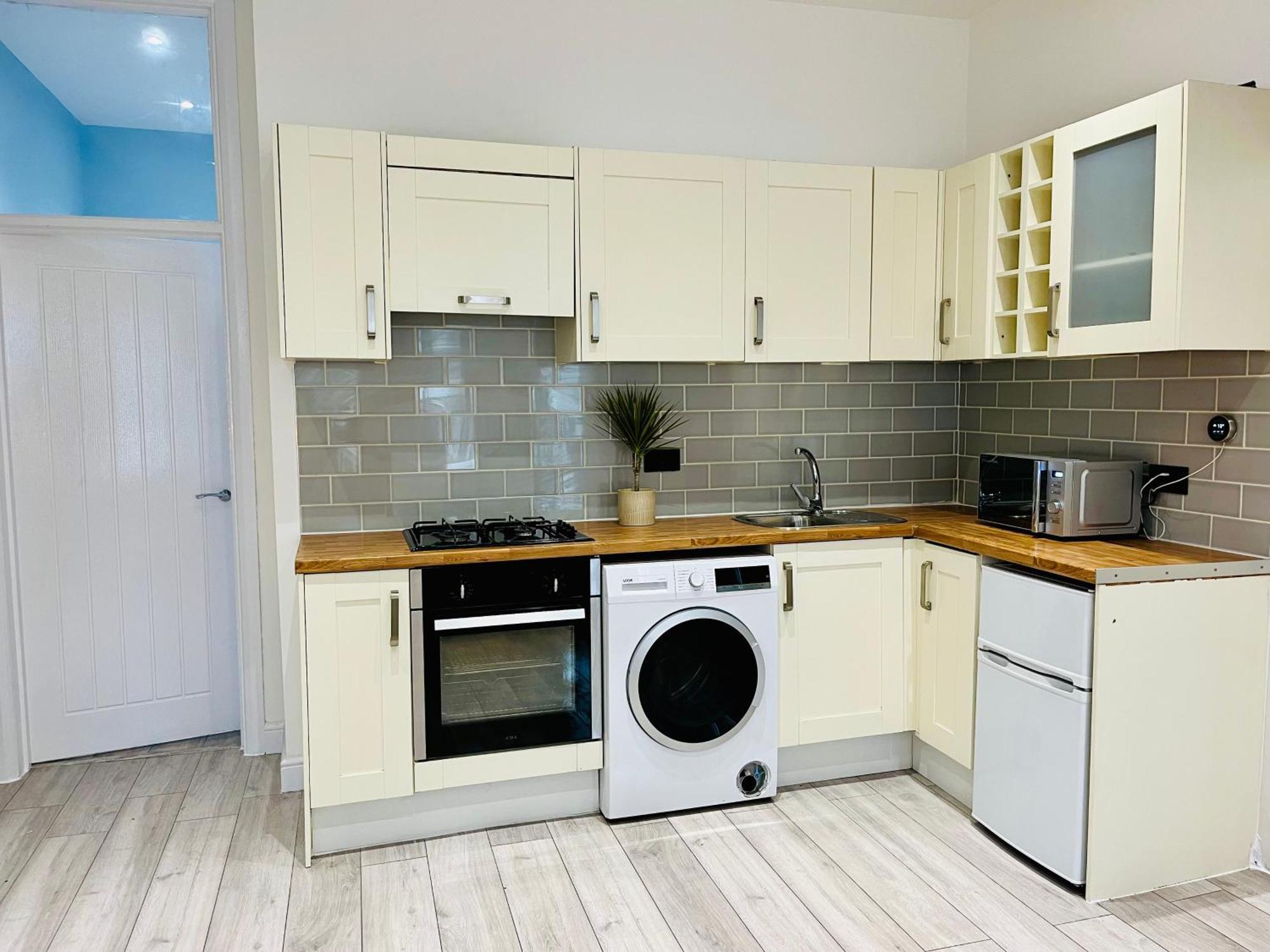 Modern Flat With Garden- 10Min Uber To Harry Potter Studios 沃特福德 外观 照片